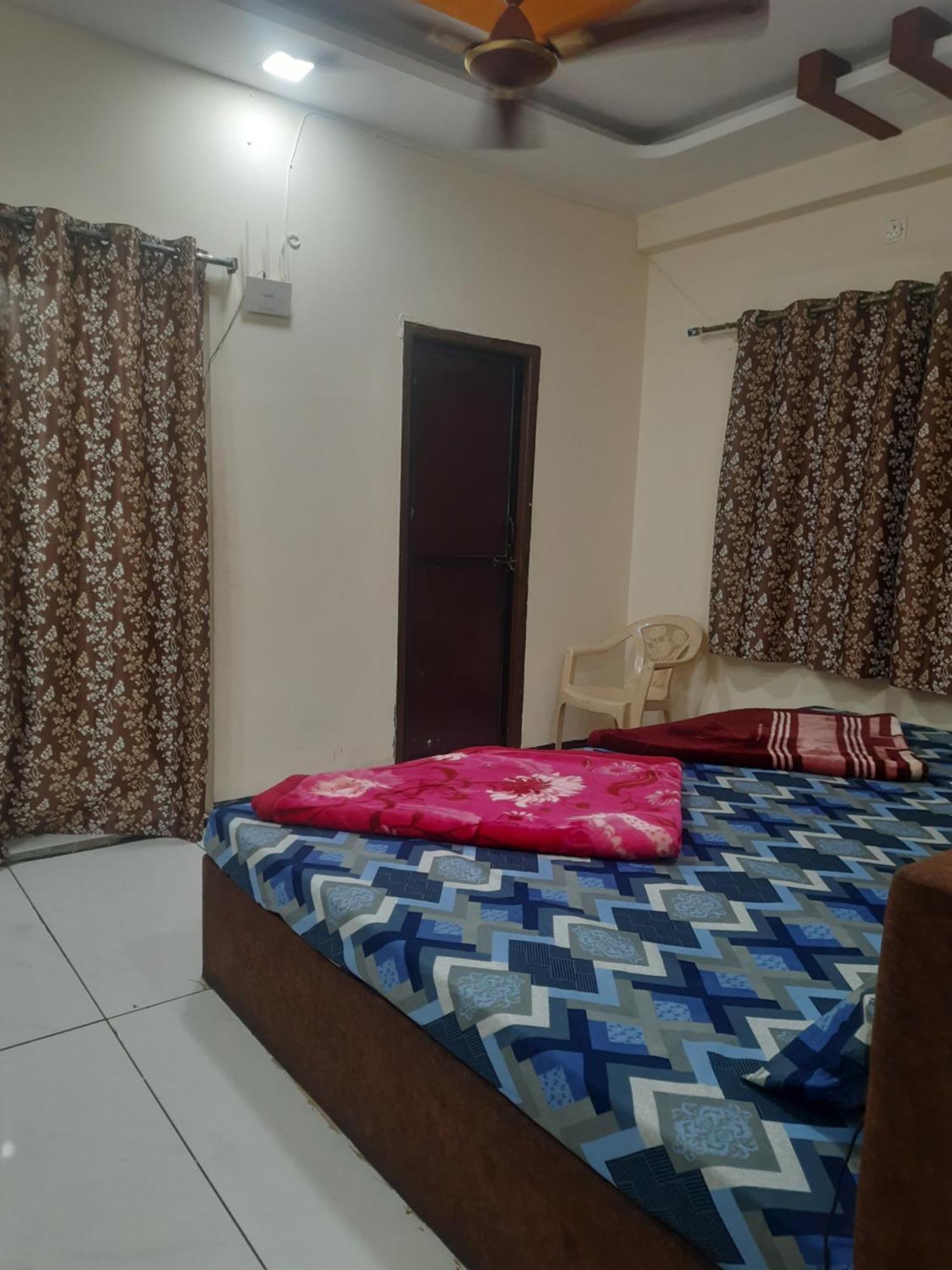 Hanumant Kripa Geust House Only For Family Ujjain Exterior photo